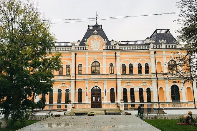 Discover Gagauzia and Manuc Bei Mansion - Guided Tour Experience