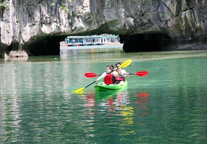 Discover Halong Bay 4-hour Scenic Cruise, Kayak, Lunch, Cave - Thien Cung Grotto (Heavenly Palace Cave)