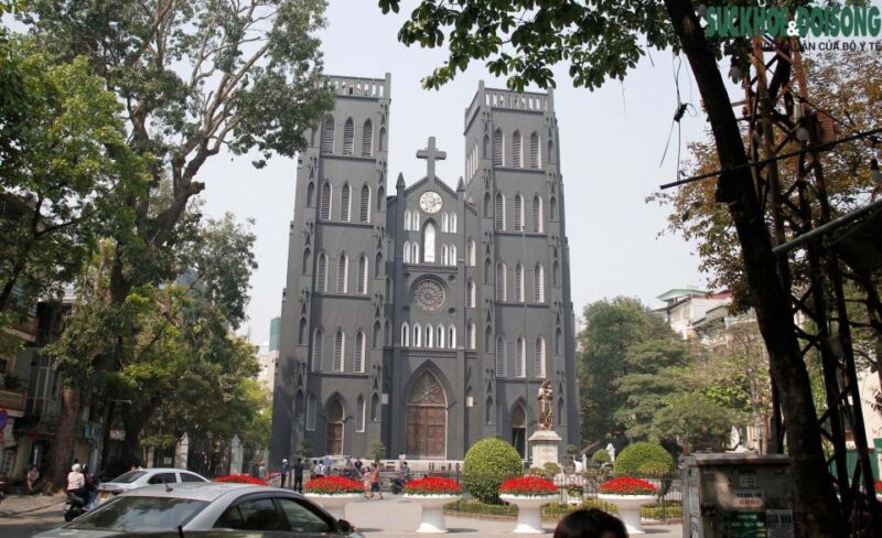 Discover Hanoi City 1 Day With Highlight and Hidden Gems - Dong Xuan Market - Largest Wholesale Market