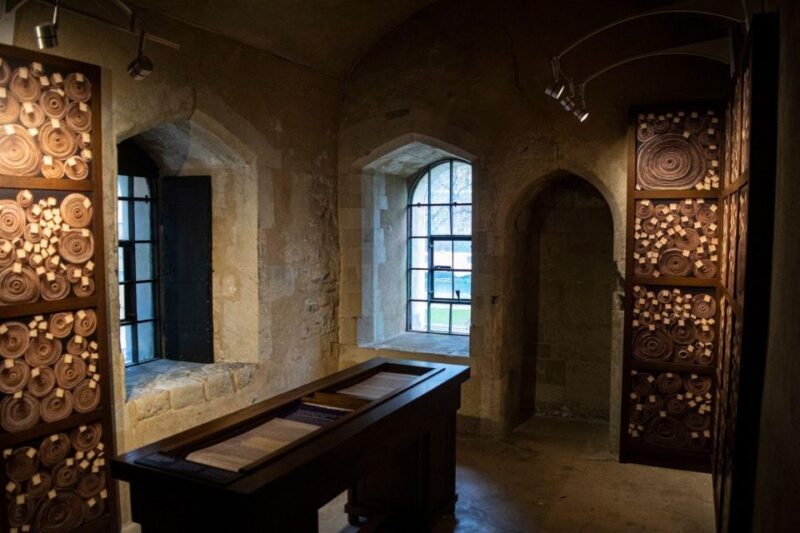 Discover Heritage: In-App Audio Tour of Westminster - Explore Westminster Abbeys Grandeur