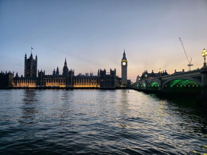 Discover Heritage: In-App Audio Tour of Westminster - Discover the Houses of Parliament