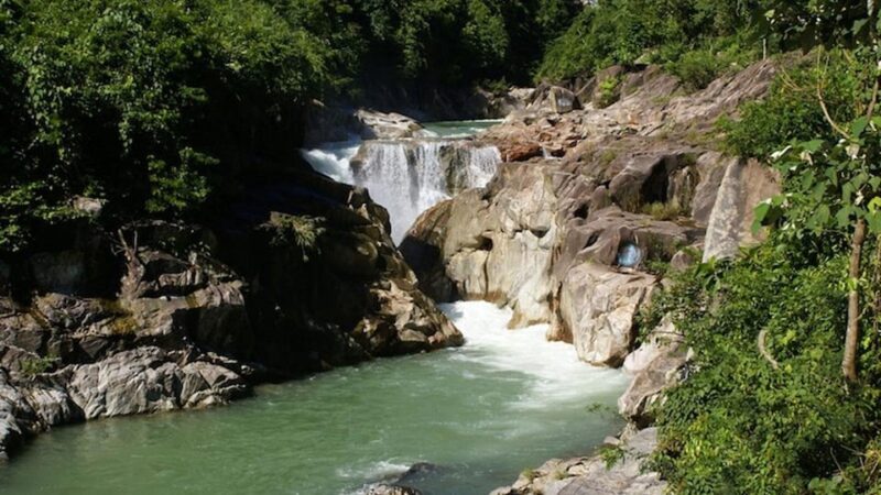 Discover Hoi An: Group Bus Tour From Hue With Sightseeing - Breathtaking Mountain Vistas