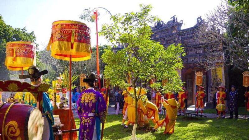 Discover Hue: Imperial City, Tombs, Local Market & Village - Dong Ba Market Exploration