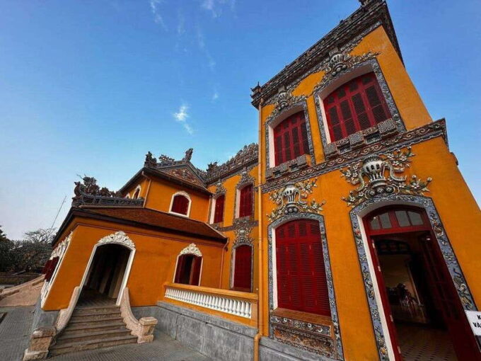 Discover Hue: Imperial City, Tombs, Local Market & Village - Tour Logistics and Important Information