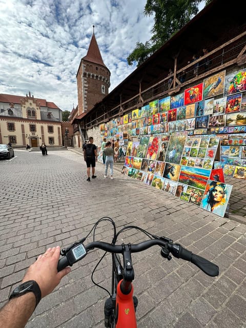 Discover Kraków by Bike With a Dutch Guide - Key Points