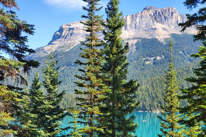 Discover Lake Louise & Moraine Lake : Day Trips From Calgary - Explore Lake Louise