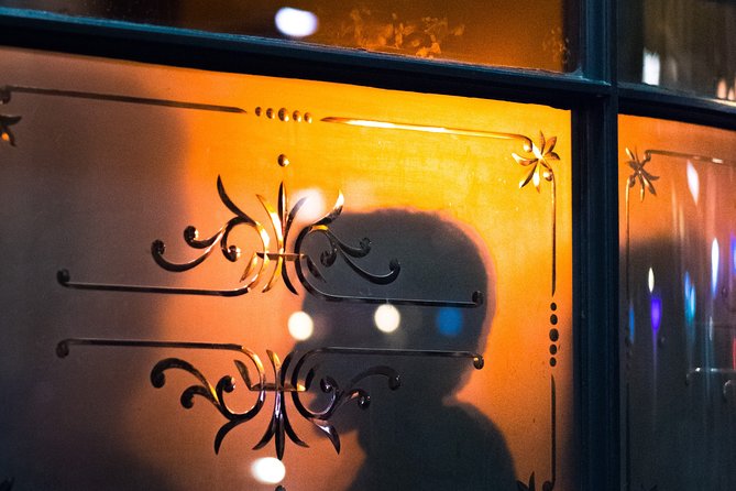 Discover London Secret Bars - Discovering Londons Obscure Drinking Dens