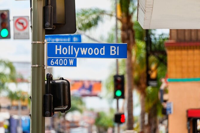 Discover Los Angeles Highlights by Bus in a Small Group - Navigating the Bus Tour