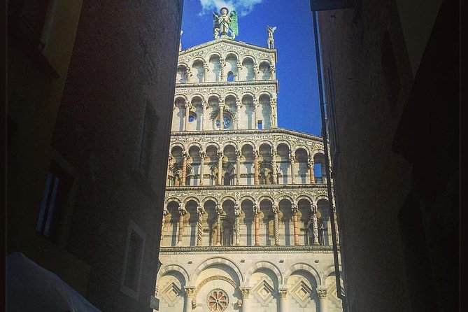 Discover Lucca's Secrets on a Guided Walking Tour - Navigating the Renaissance Walls