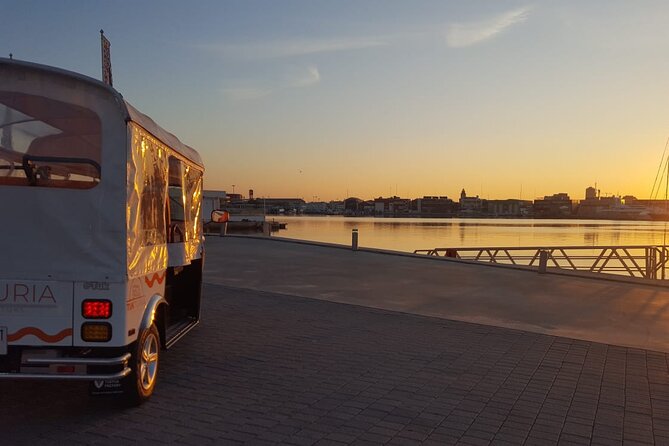 Discover Modern Valencia on Tuk Tuk - Visiting Russafa Market
