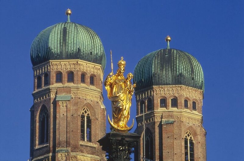 Discover Munich 2-Hour Small Group Walking Tour - Itinerary Details