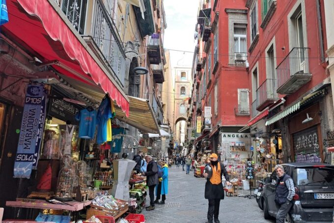 Discover Naples With the Exclusive Historic Center Tour. - Exploring Iconic Monuments