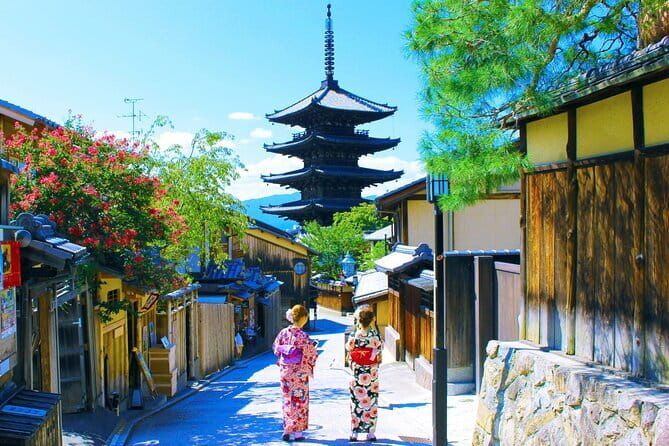 Discover Nara and Kyoto in 4-Day Tour With a Local Guide - Discovering Kyoto