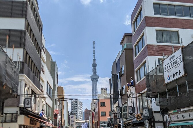 Discover Old Tokyo: Asakusa, Ueno & Yanaka - The Kaminarimon Gate: Gateway to Sensoji Temple