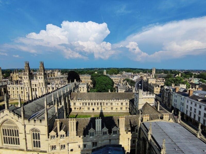 Discover Oxfords Timeless Tales: In-App Audio Tour - Key Points