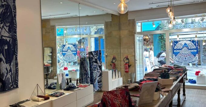 Discover Petrusse, the Only Maison of Scarves in Bordeaux - Booking and Cancellation Details