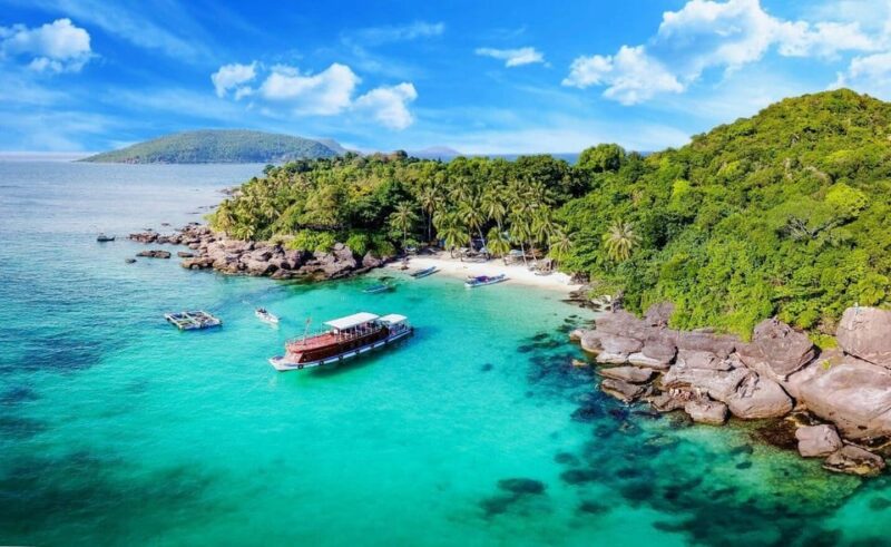 Discover Phu Quoc 3 Island Tour by Boat and Cable Car 1 Day - Panoramic Cable Car Experience
