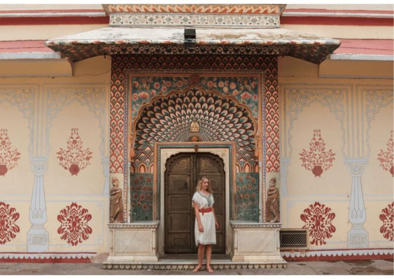 Discover Pink City on Tuk Tuk -Guided Tour With Food Tasting - Key Points