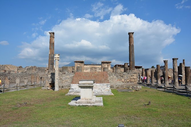 Discover Pompeii and Vesuvius on a FD Day Trip From Pompeii - Exploring Pompeii