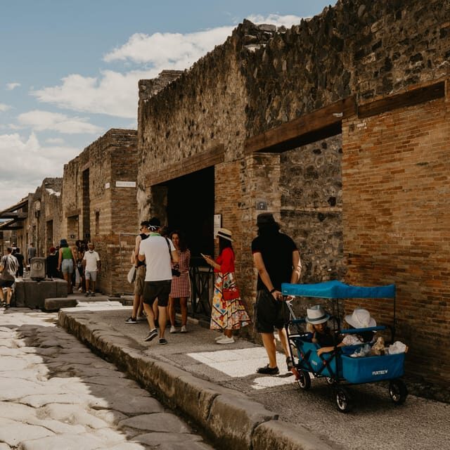 Discover Pompeii: English Walking Tour of the Buried City - Overview of the Pompeii Walking Tour