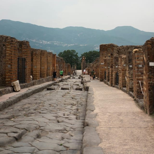 Discover Pompeii: English Walking Tour of the Buried City - What to Expect During the Tour