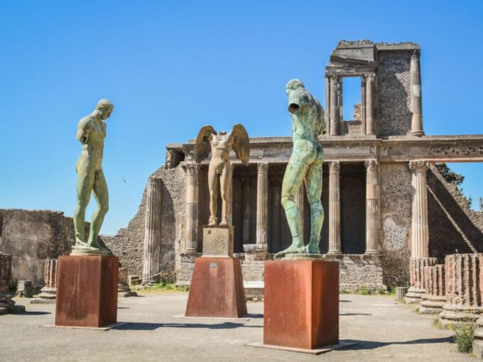Discover Pompeii: Historic Journey! - Exploring Ancient Ruins