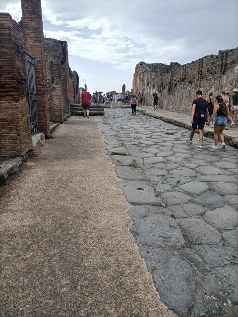 Discover Pompeii With a Professional Guide for 2hrs - Pricing and Availability