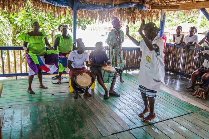 Discover Roatan - Visiting the Different Cultural Villages of Roatan! - Meeting and Pickup Arrangements