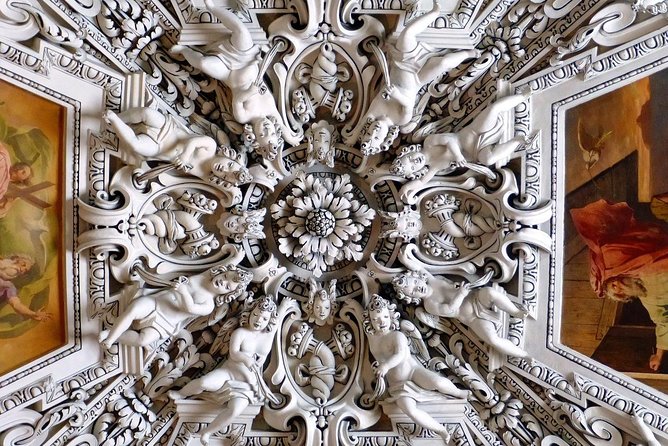 Discover Salzburg'S Most Photogenic Spots With a Local - Exploring the Cathedral of Salzburg