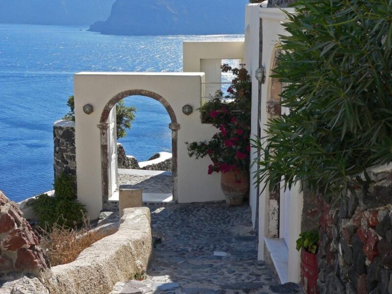 Discover Santorinis Instagram Gems - Firostefanis Stunning Vistas