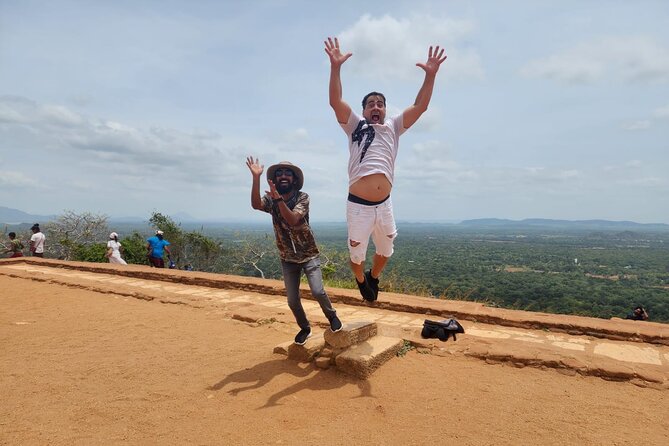 Discover Sri Lankas Best in 3 Days: Sigiriya, Kandy & Ella - Comfortable Transportation and Accommodations