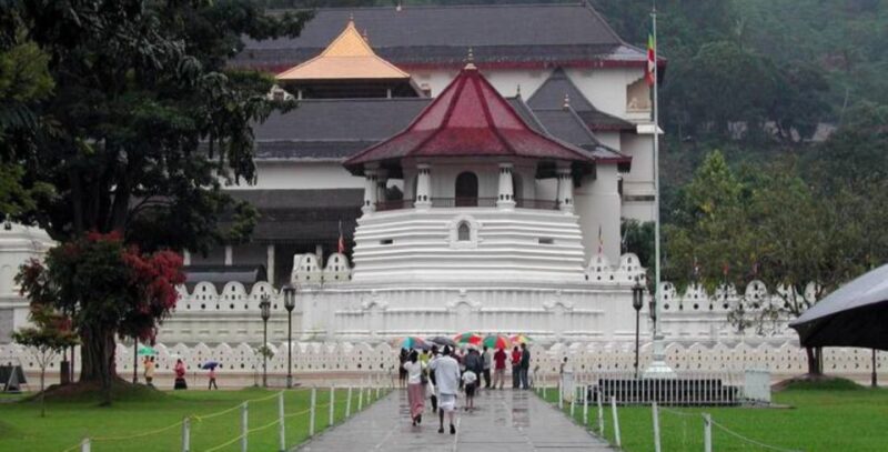 Discover Sri Lankas Central Highlands in 5 Days - Itinerary Summary