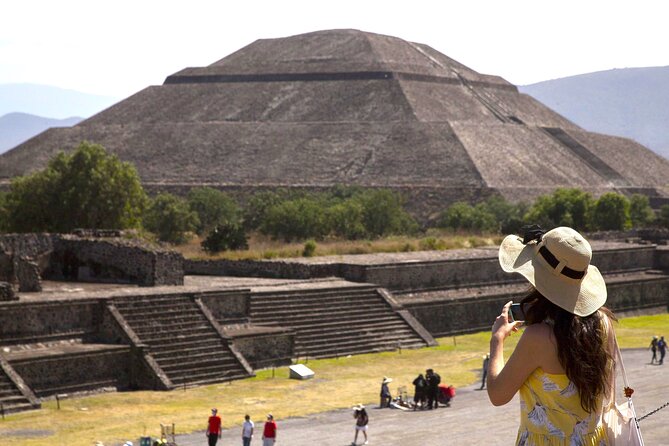 Discover the Amazing Pyramids of Teotihuacan and Guadalupe Shrine, With Lunch - Visiting Guadalupe Shrine