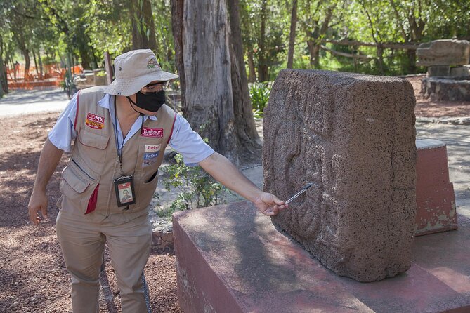 Discover the Amazing Pyramids of Teotihuacan and Guadalupe Shrine, With Lunch - Included Lunch Experience