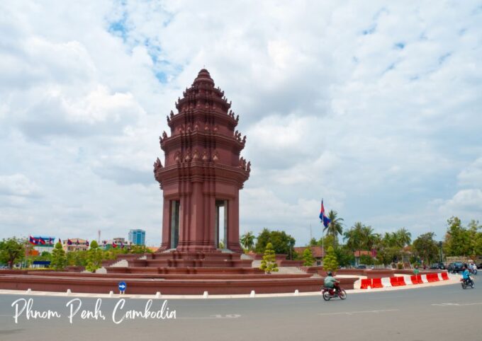Discover the Best of Phnom Penh, Capital City of Cambodia - Admire the Royal Palace and National Museum