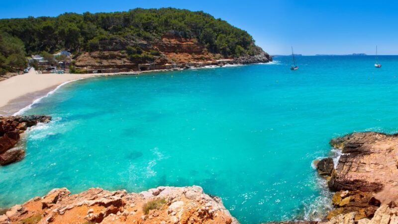 Discover the Best Places in a Small Boat Driven by Your Self - Exploring the Southern Route