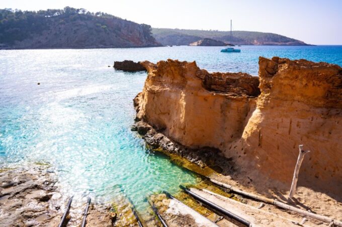 Discover the Best Places in a Small Boat Driven by Your Self - Frequently Asked Questions