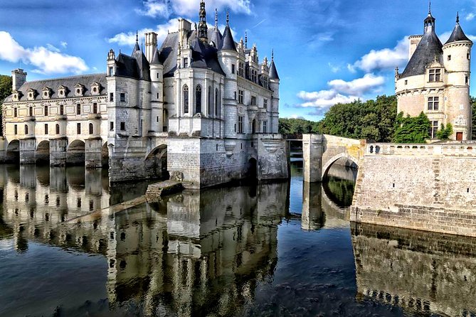 Discover the Castles of Chambord and Chenonceau - Private Tour Experience