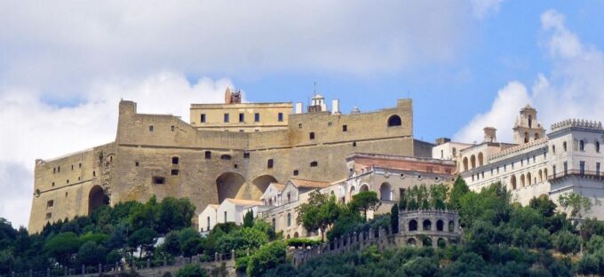 Discover the Castles of Naples - Lungomare Caracciolo