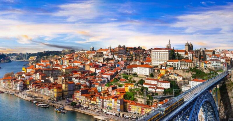 Discover the Charm of Porto: a Picturesque Journey - Key Points
