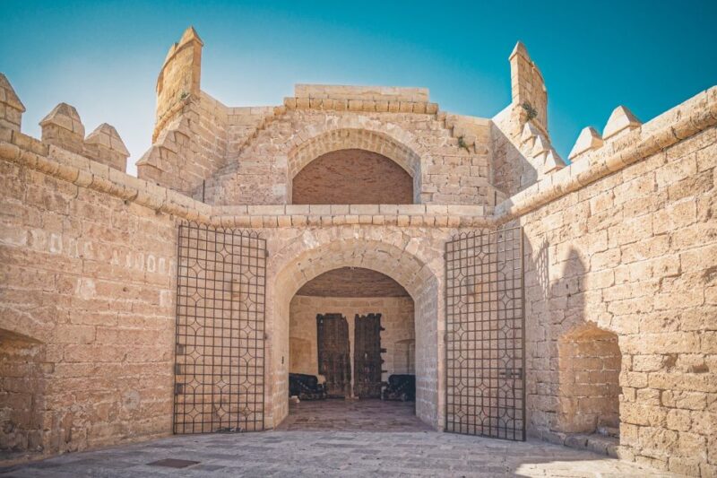Discover the Fascinating Alcazaba: History and Unique Views - Pricing and Tour Details