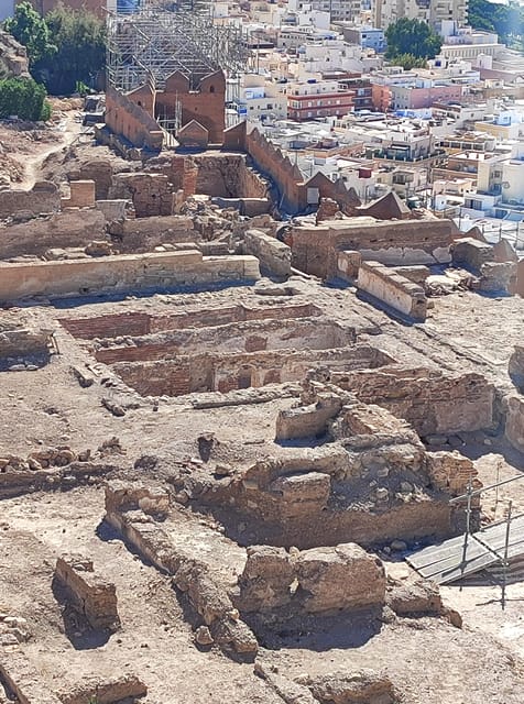 Discover the Fascinating Alcazaba: History and Unique Views - Exploring the Alcazabas Enclosures
