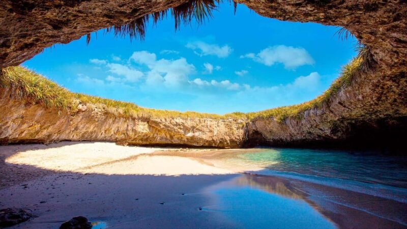 Discover the Hidden Beach in Puerto Vallarta- Small Groups - Observing Wildlife