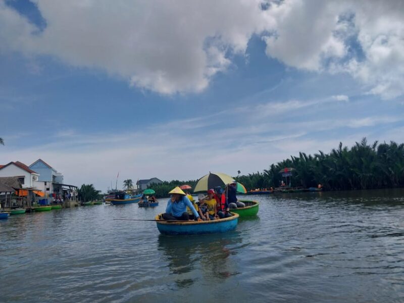 Discover the Hoi an Farming and Fishing Life by Bike Tour - Exploring Tra Que Vegetable Village
