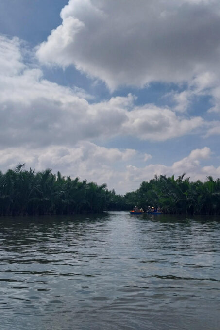 Discover the Hoi an Farming and Fishing Life by Bike Tour - Engaging With Local Fishermen