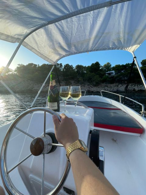 Discover the Ibiza Beaches on a Boat Without License 8H - North Route Destinations