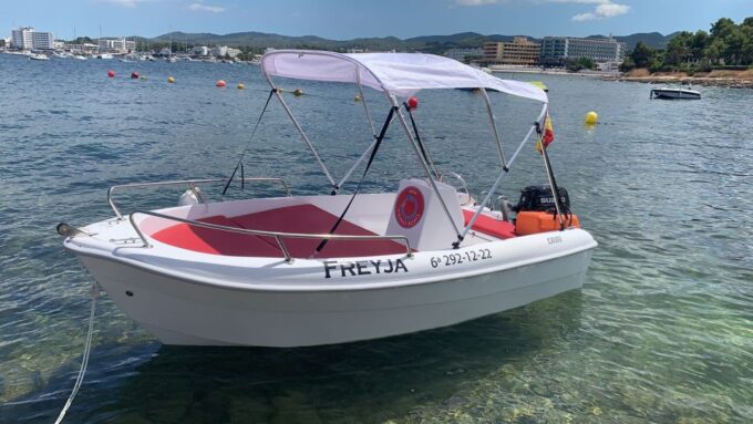 Discover the Ibiza Beaches on a Boat Without License 8H - Restrictions and Limitations