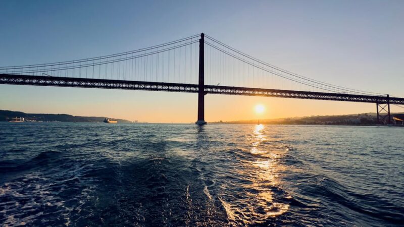 Discover the Lisbon Riviera : 2h Sailboat Wine Experience - Meeting Point and Attire