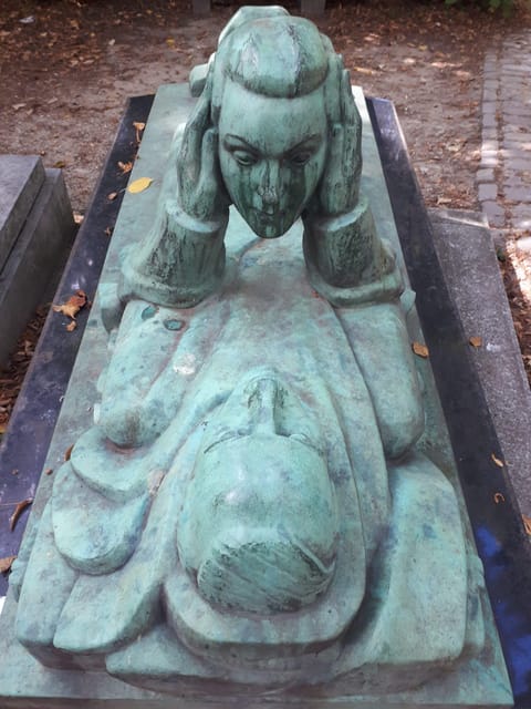 Discover the Living Beauty of Père-Lachaise - Experience and Highlights