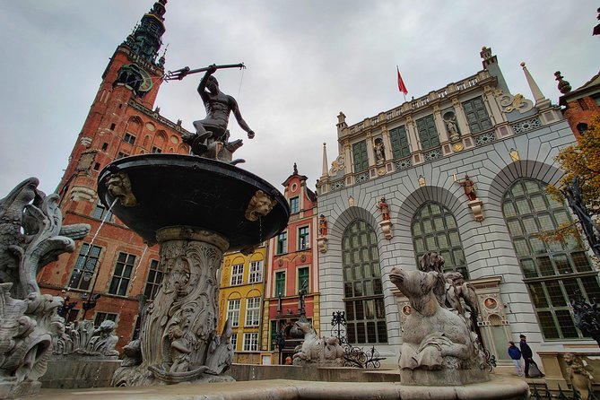 Discover the Magic of Old Gdańsk: Private Main Town Walking Tour - Exploring Motlawa River Embankment